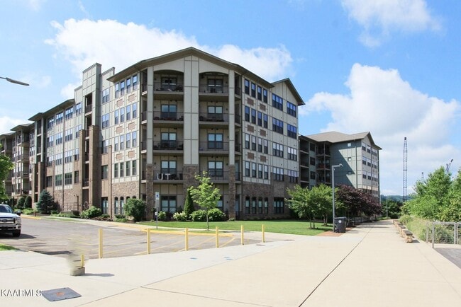 Photo - 445 W Blount Ave Unit 322
