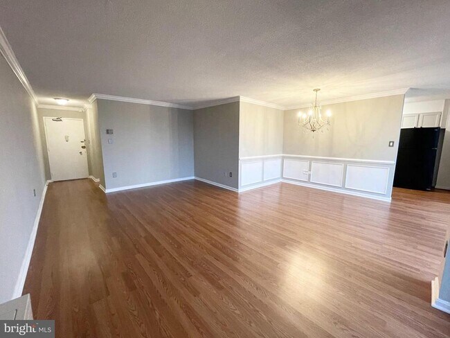 Building Photo - 4600 S Four Mile Run Dr Unit 601 Rental