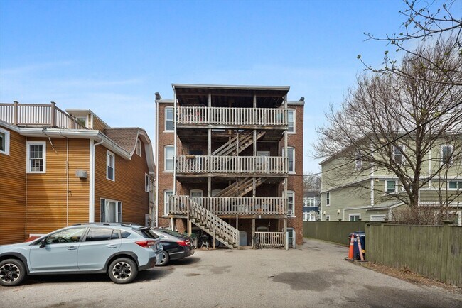 Photo - 262 Sidney St Unit 3