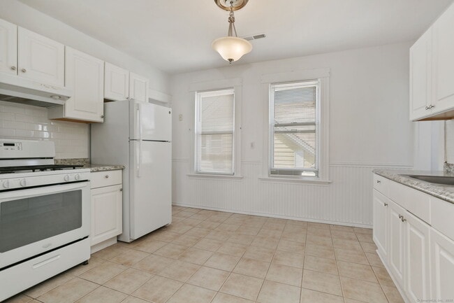 Photo - 46 Churchill St