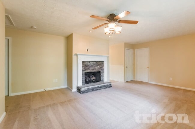 Photo - 441 Dillon Dr