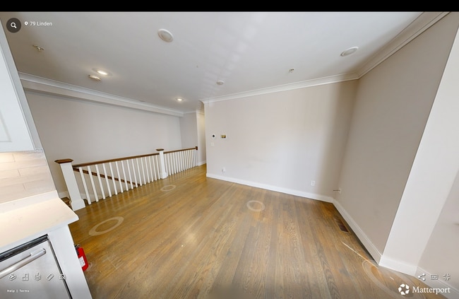 Building Photo - 79 Linden St Unit 1