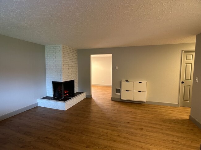 Photo - 5500 NE 41st Ave