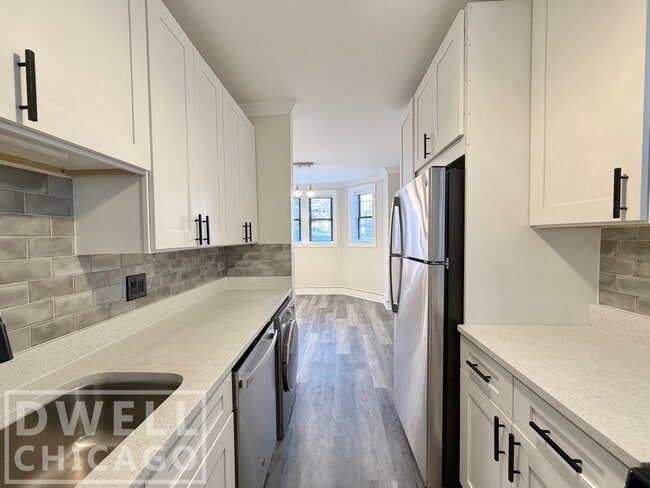 Photo - 3837 N Greenview Ave Unit GDN