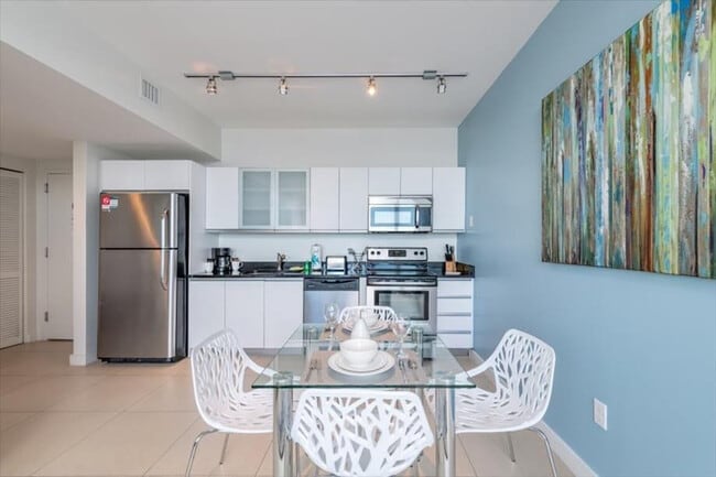 Photo - 6551 Collins Ave Unidad ID1039976P