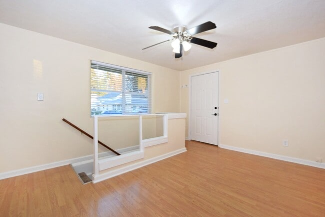 Photo - 11240 SW Barbur Blvd Unidad 27