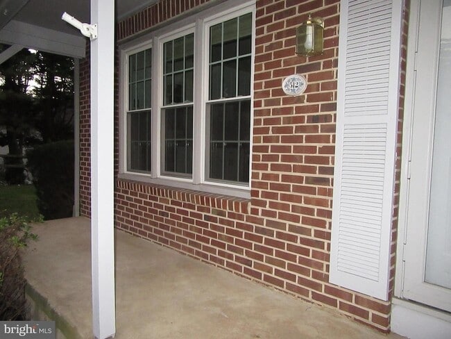Photo - 512 Cobblers Ln