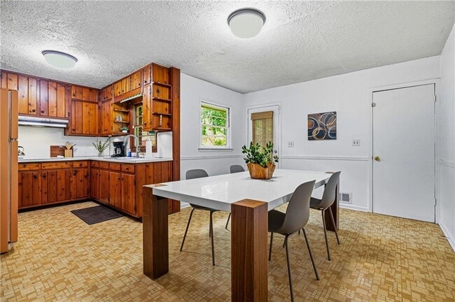 640 Farrar Ct