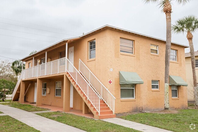 Building Photo - Beautiiful Palm Gardens 2 bedroom, 1 bath ... Rental