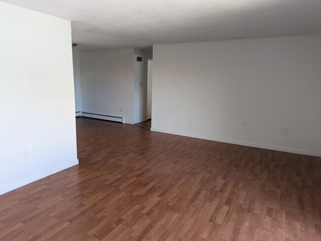 Photo - 581 Proctor Ave Unit 3