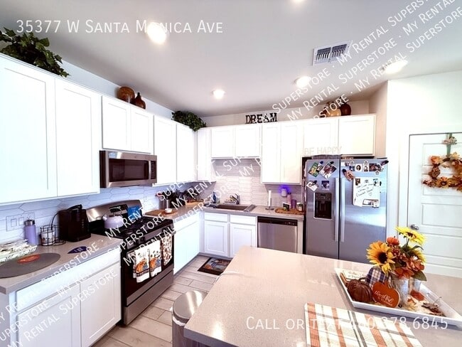 Photo - 35377 W Santa Monica Ave