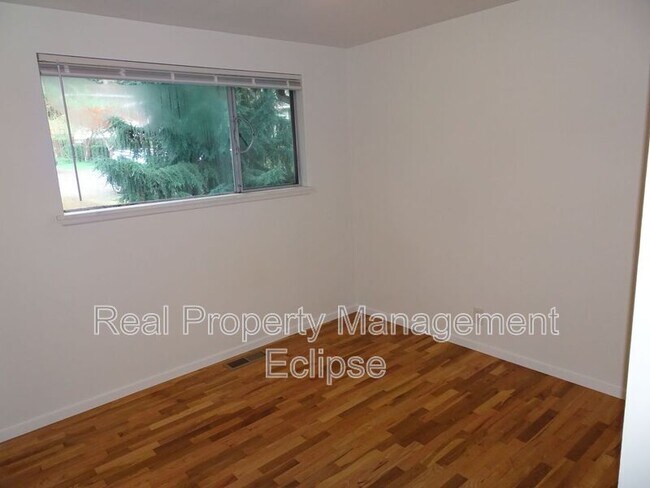 Photo - 2425 NE 182nd Pl