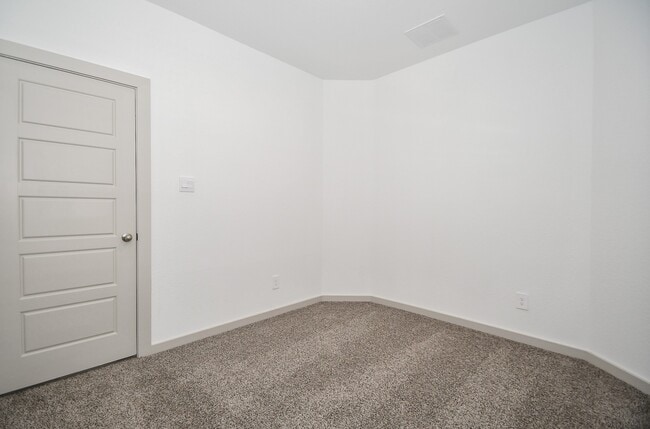 Photo - 2818 Bethnal Gdn Wy