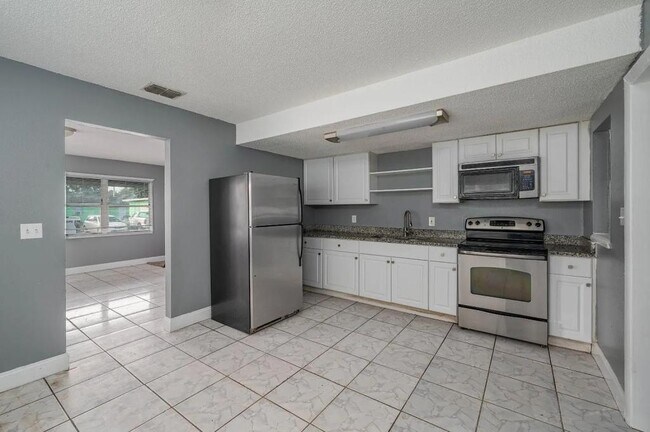 Photo - 235 Palmetto Ave NW