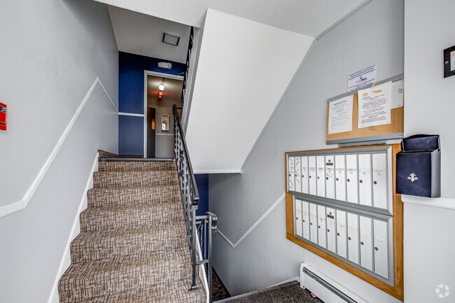 Entrance/Lobby/Mail - 1365 Building