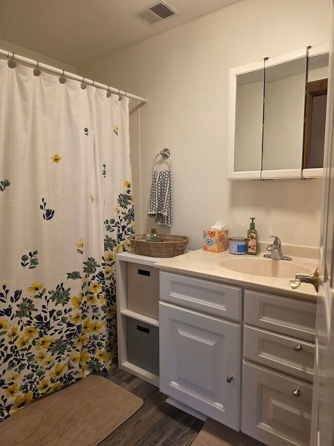 Photo - 420 W 22nd St Unit 2