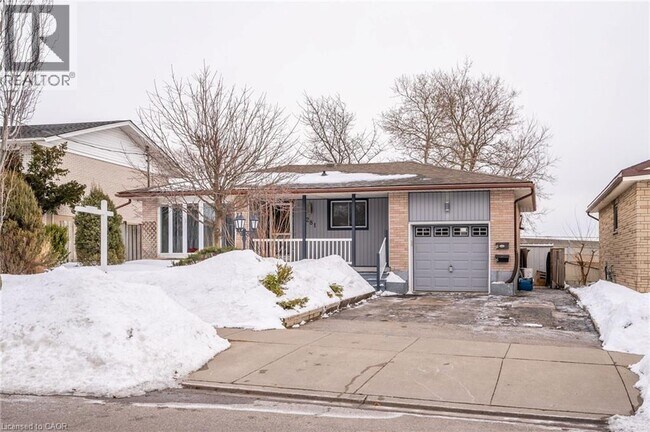 Photo - 281 Dixon St