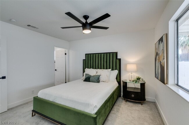 Photo - 598 Jackson Dr
