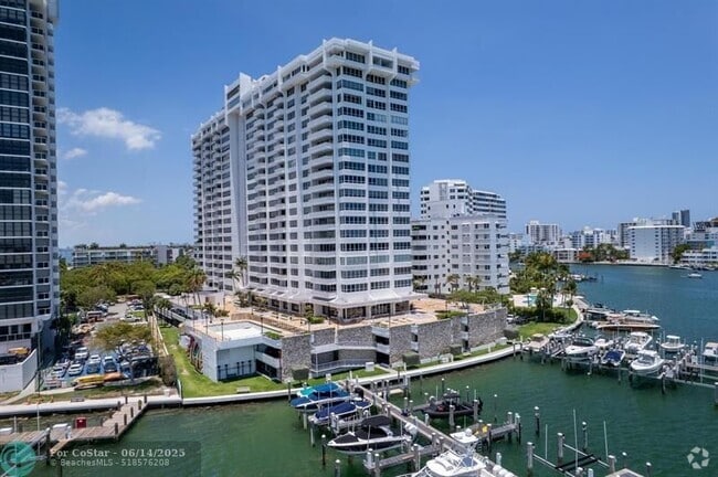 Building Photo - 11 Island Ave Unit 808 Rental