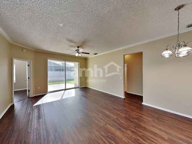 Photo - 823 Springwood Cir