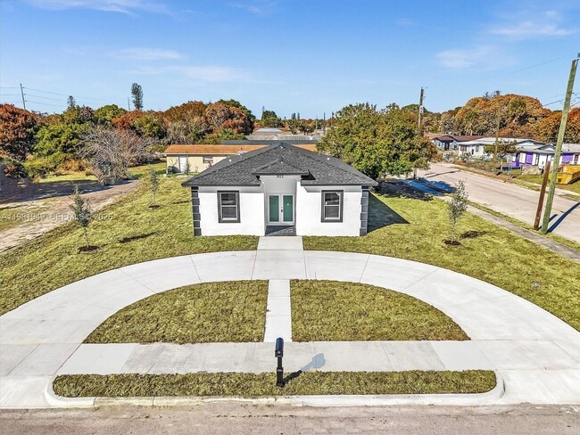 Building Photo - 803 N 20th St