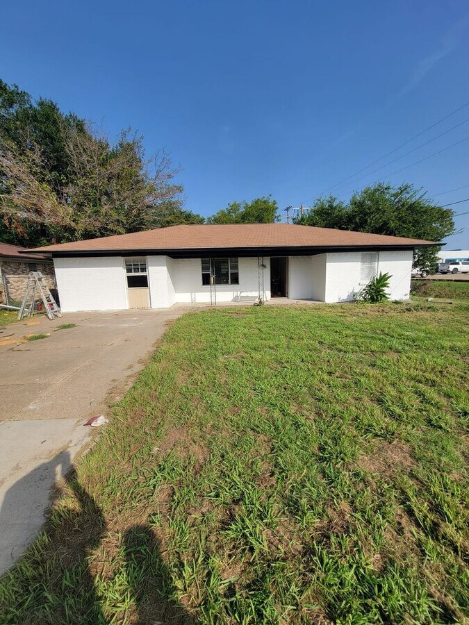 Coming Soon! Brick 3 Bed 2 Bath House for ... - Coming Soon! Brick 3 Bed 2 Bath House for ...