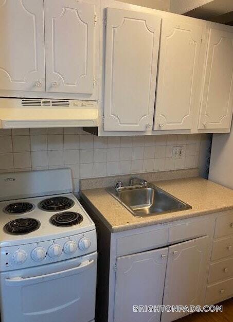 Photo - 168 N Beacon St Unidad 2