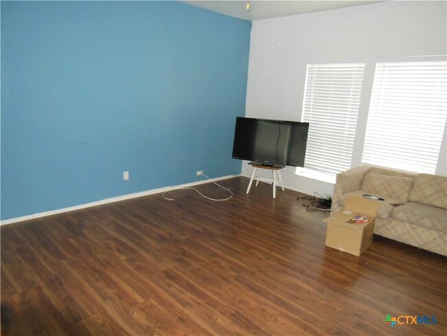 Photo - 1641 Kuehler Ave