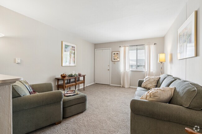 Cottage 1BR, 1BA - 456SF - Living Room