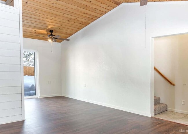 Photo - 1597 Atroari St