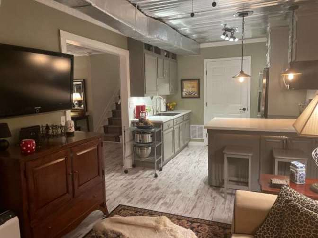 Photo - 937 Edgewater Cir