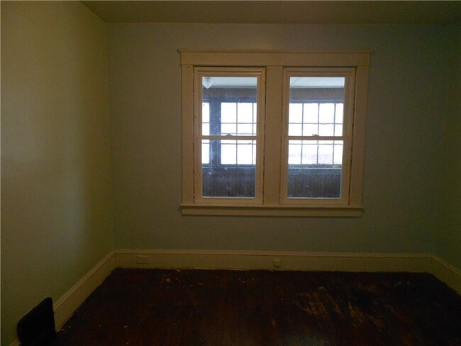 Photo - 707 Southport St