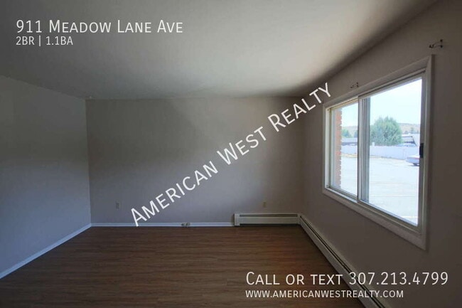 Photo - 911 Meadow Ln Ave