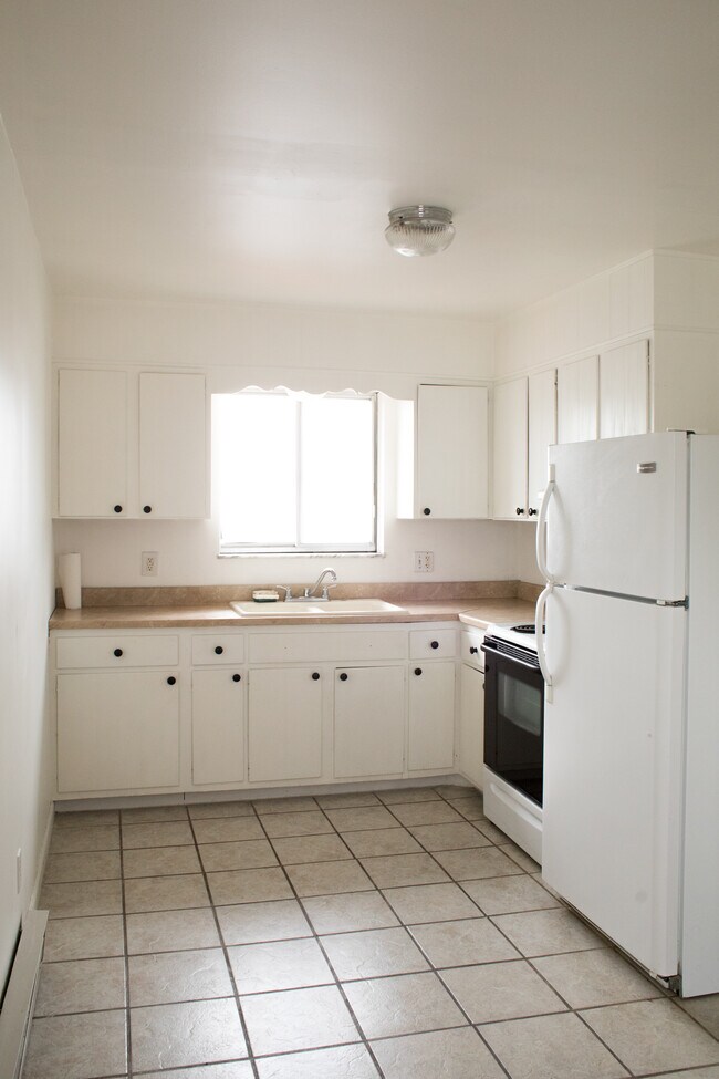 Photo - 2981 3rd Ave Unidad 14