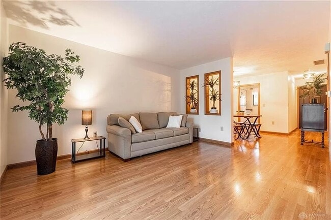 living room - 7850 Betsy Ross Cir Unit 7850