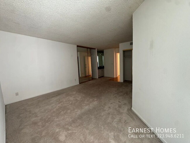 Photo - 8530 Holloway Dr