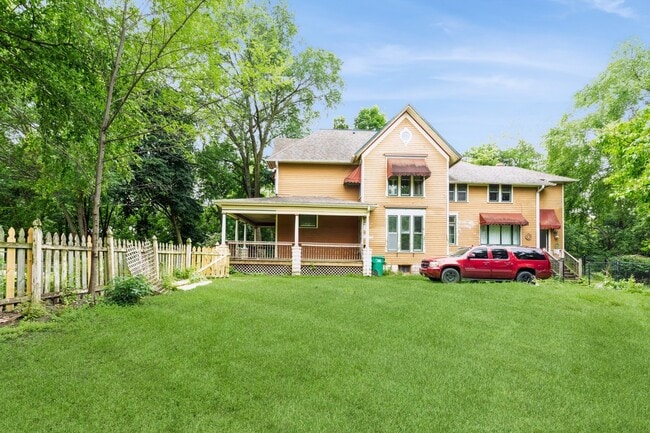 Photo - 421 S 3rd St