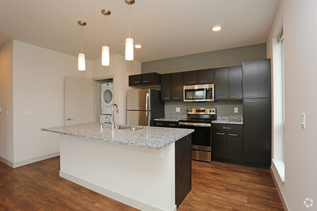 1H - The Edge Rental