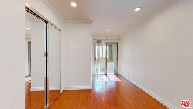 Photo - 5652 Yolanda Ave Unidad 6