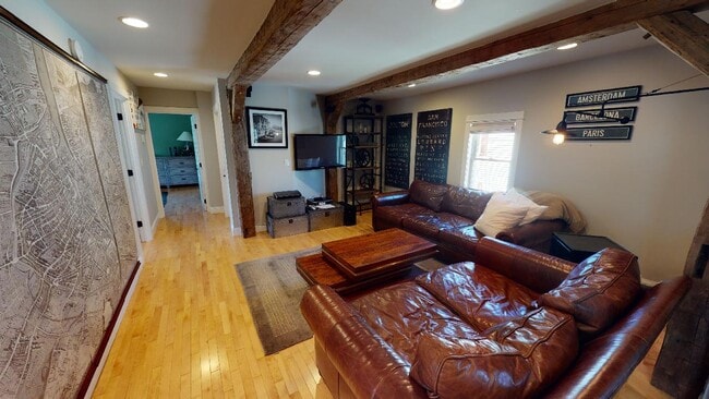 Photo - State St Unit B