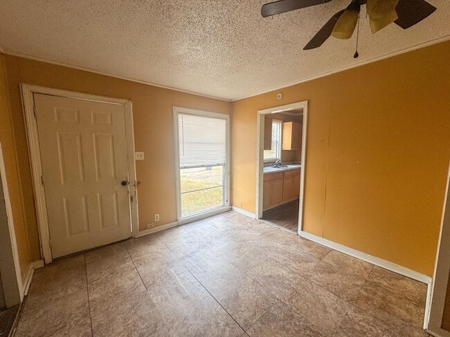 Photo - 3445 Penick St