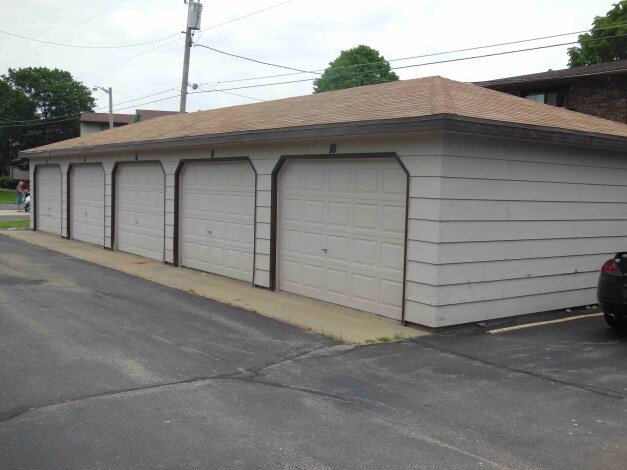 Maplecrest Apartments - Maplecrest Apartments