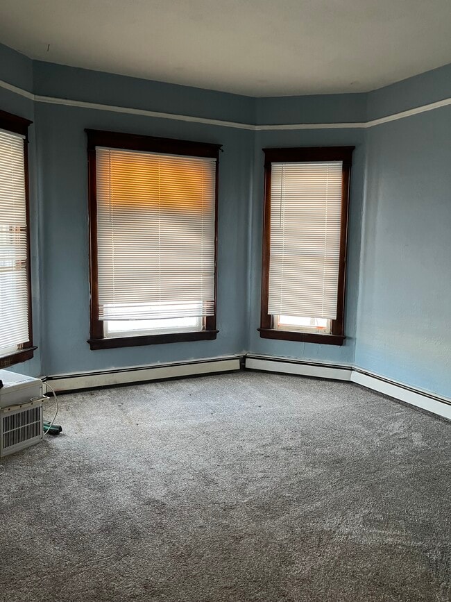 Building Photo - 501 S Jefferson Way Unit 1