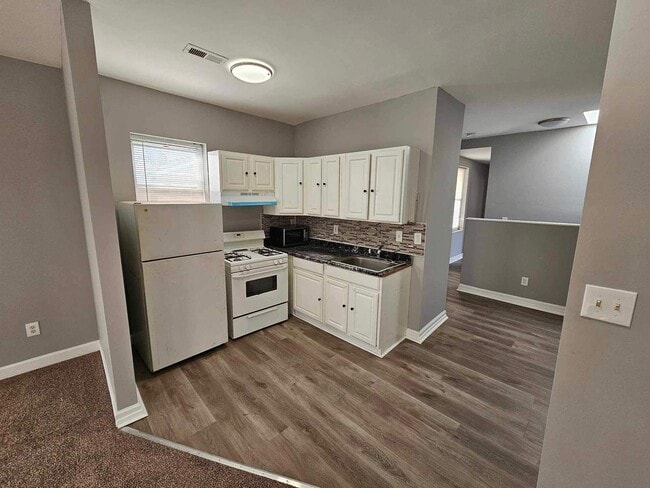 Photo - 2412 Huron St Unit 3