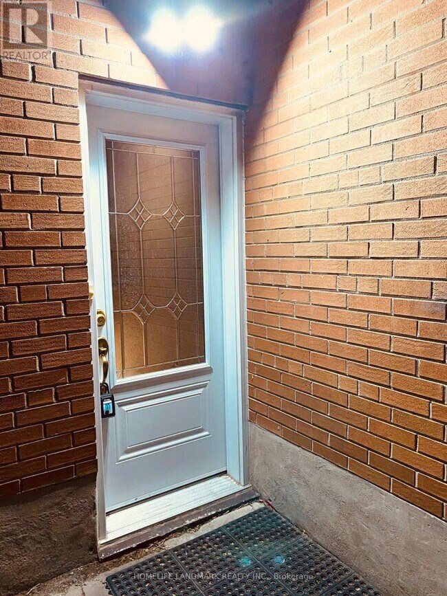 Photo - 640 Netherton Crescent