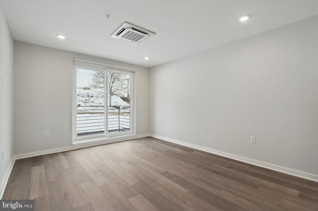 Photo - 3449 Scotts Ln Unidad B307