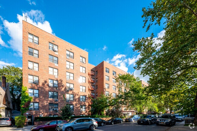 Photo - 1577 E 17th St