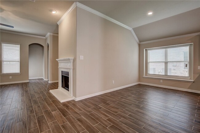 Photo - 312 Chamberlain Dr
