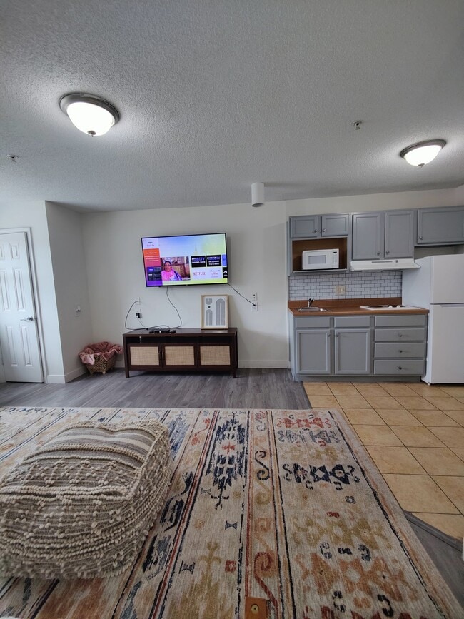 Photo - FIRST MONTH FREE- STUDIO APT- Available 1/... Unidad 330