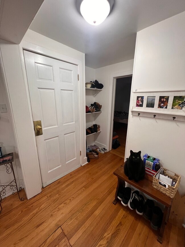 Building Photo - 17 Idlewild Park Unit 2nd floor